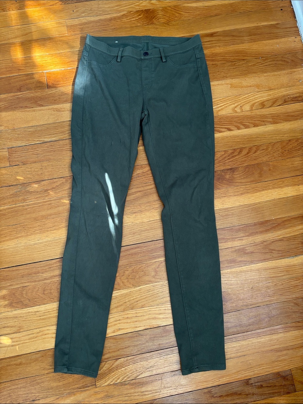 UNIQLO women’s Slim Pants in Olive